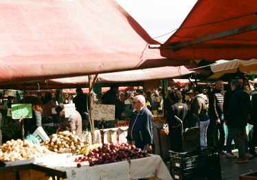 kanto-kategorinis-imperatyvas-kalvariju-turguje_57_01753767257-fe0703f028c2a2008cff55b02ac0989f.jpg