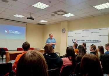 pirmasis-darbas-viskas-ka-reikia-zinoti-isidarbinant_57_01778240331-c49b2f1c8e1d2c3aaef52e357f103363.jpg