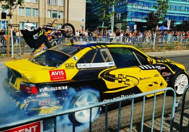 trispalve-vilniaus-miesto-akimis-valstybingumo-simboliai-siuolaikineje-fotografijoje_57_01763924761-813336ba90489b6b4018b045bdc266d4.jpg