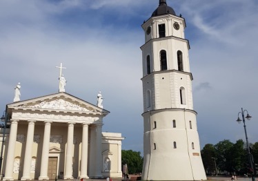 veiksmazodziu-laikai-ir-nuosakos_57_01749328814-2c00e0961698f68b6e70bc6c62632392.jpg